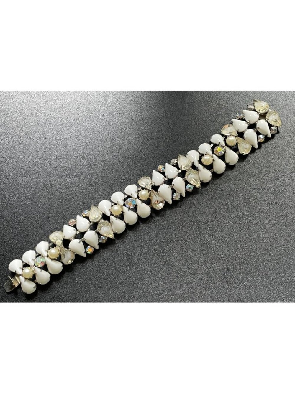 Vintage 1950s White Milk Glass Aurora Borealis Rhinestone Link Bracelet